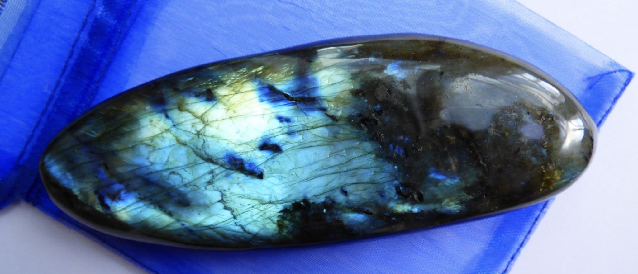 Labradorite Polished Gemstone 11.4 x 4.2 x 1.6 cm 128 gms